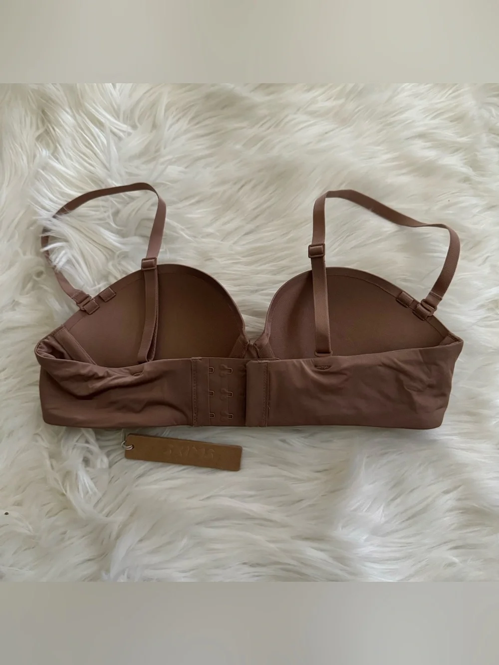 SKIMS Ultimate Push Up Strapless Bra - Picture 2 of 4